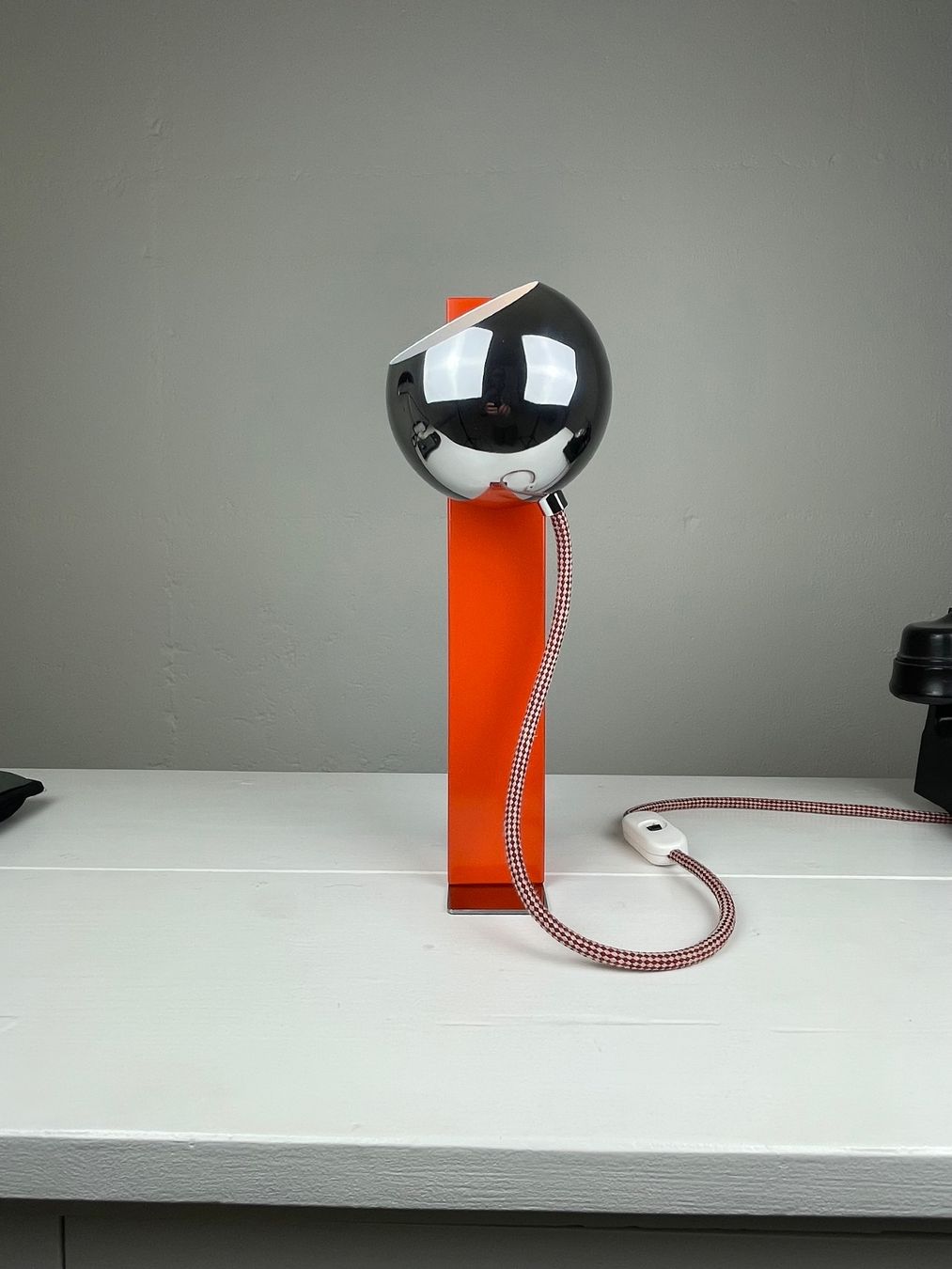 Lampade: Magnetic Eyeball Table Lamp – Usato da Genthod venduto da lightyear63 9