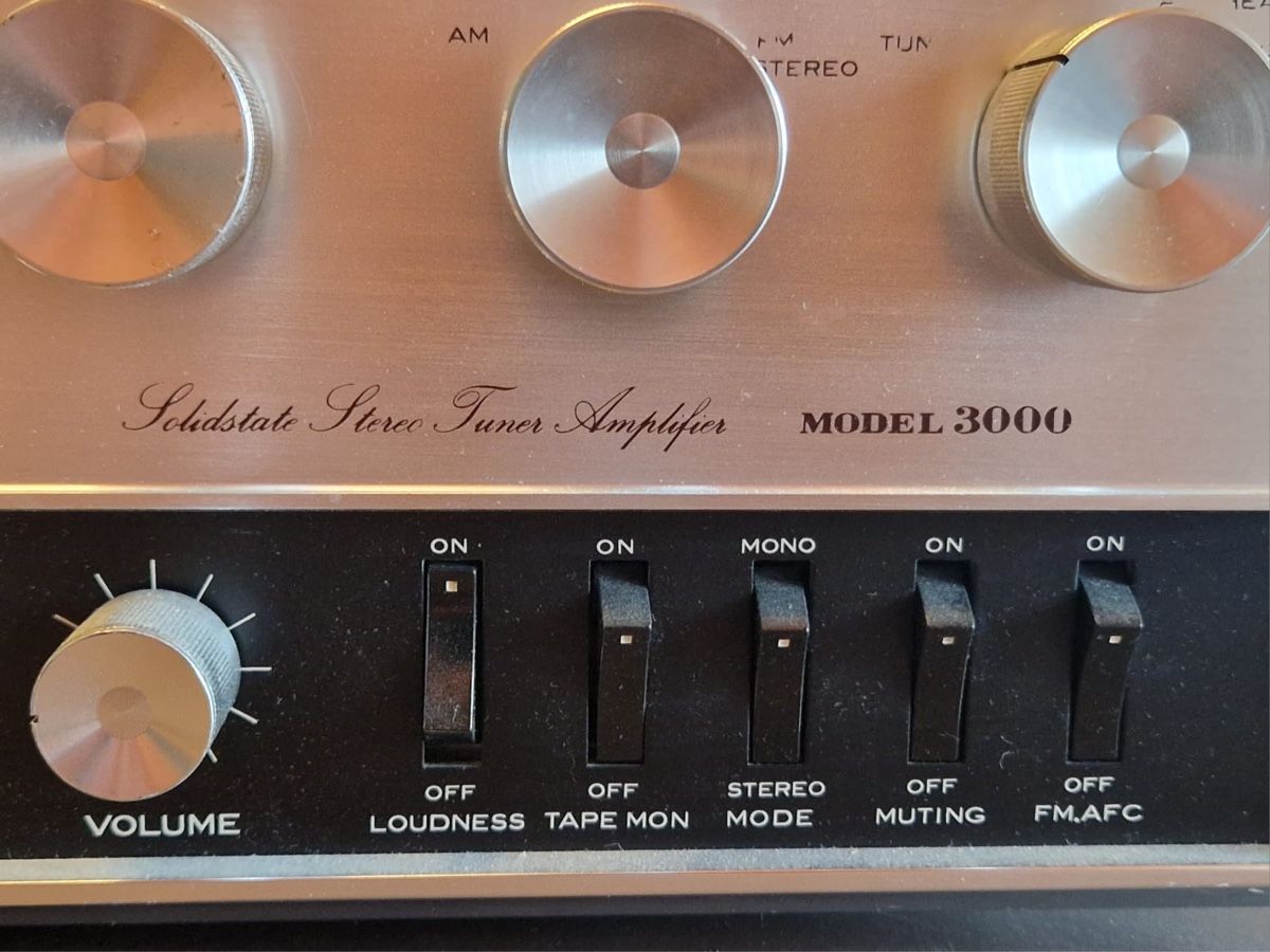 Sansui Ricevitori: Sansui Verstärker Model 3000 – Usato da Le Vaud venduto da Balthasar 4