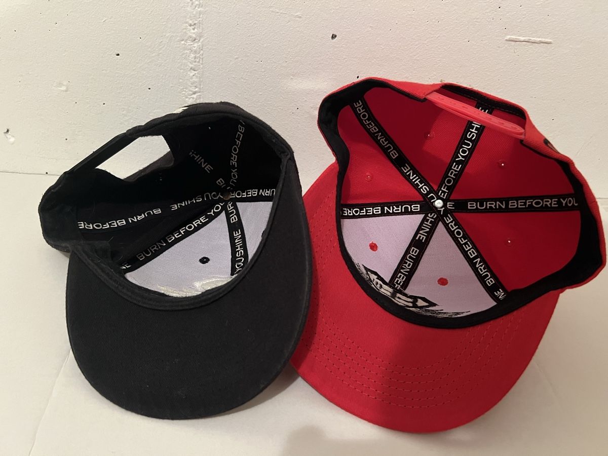 Altro in  Abbigliamento & Accessori: 2 coole Caps schwarz & rot "Body Engineer" – Usato da Schongau venduto da Retro_Shop 2