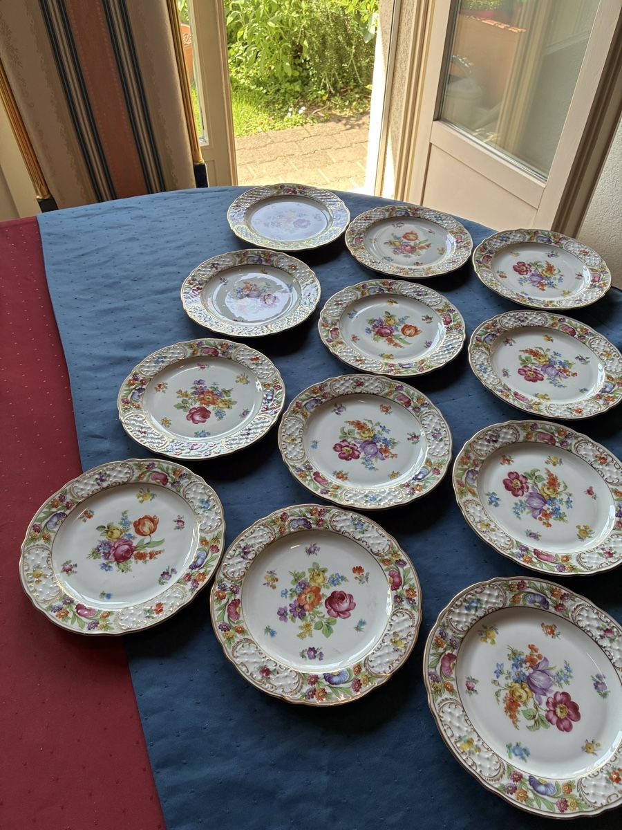 Set di piatti: Schumann Korbschale + 12 Dessertteller mit Blumendecor  – Usato da Dornach venduto da Rosengarten 5