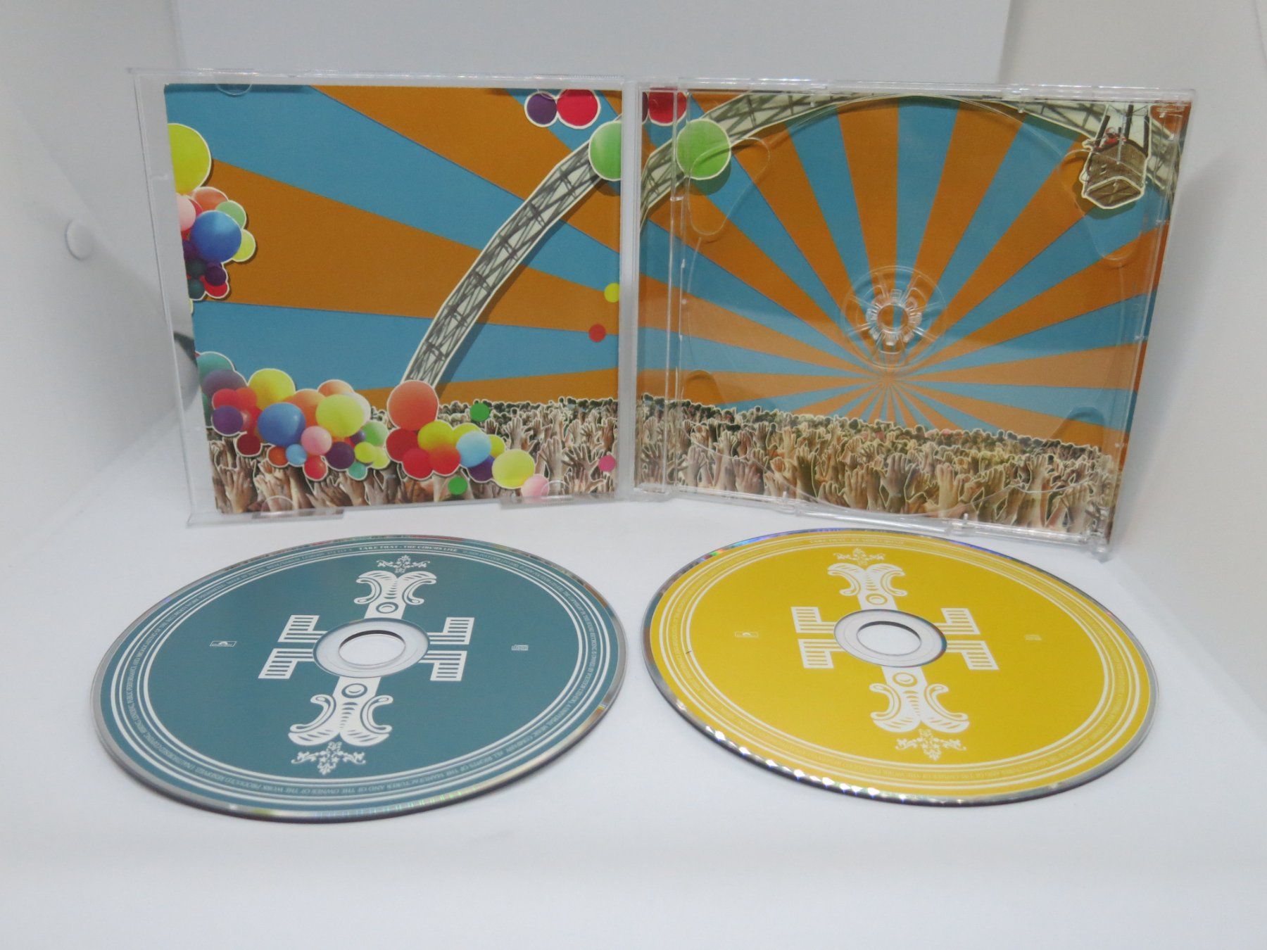 CD: 2 CD The Greatest Day - Take That Present The Circus Live – Usato da Ernetschwil venduto da luisvonerni 3