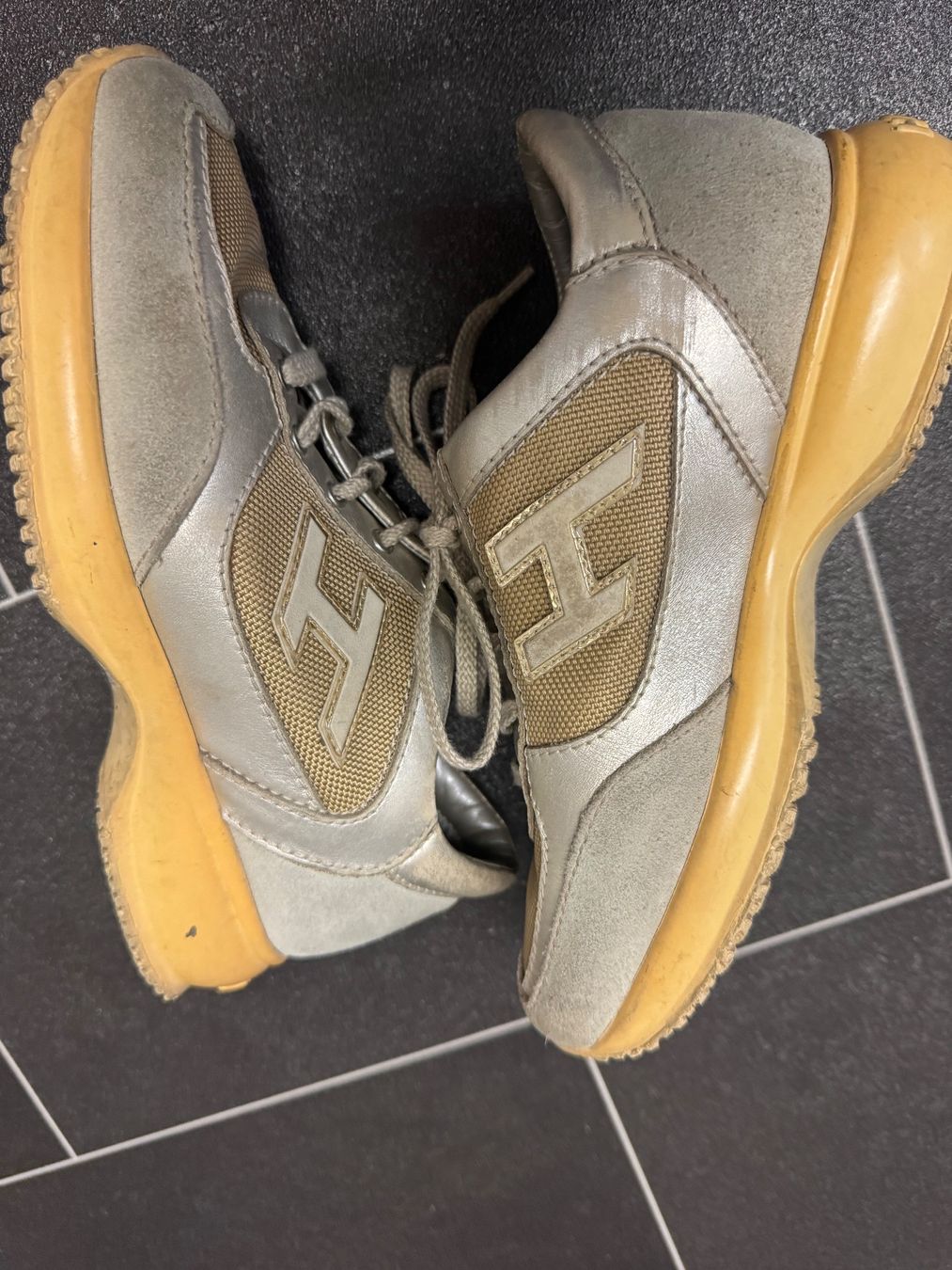 Hogan Scarpe da donna: Original HOGAN Interactive Sneaker - Silber/Beige Gr 34- 35 – Usato da Frenkendorf venduto da Style365 5