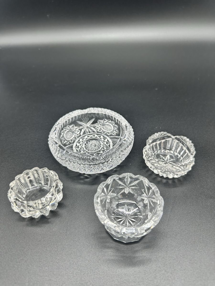 Portacenere: Antique Crystal Ash Tray and candle holders – Usato da Villmergen venduto da JacRon
