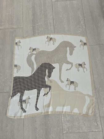 schönes Foulard