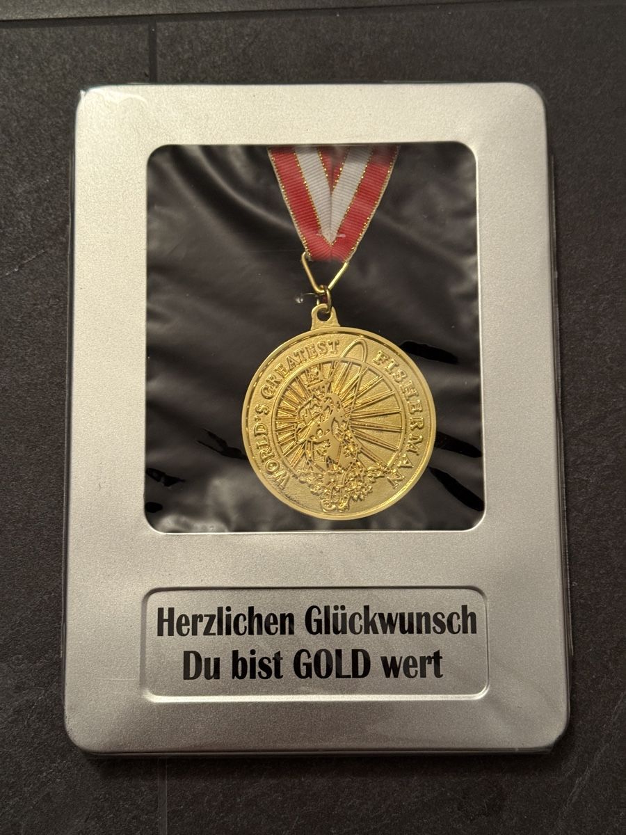 Medaillen: Gold Medaille eingerahmt Geschenk – Neu und originalverpackt aus Goldach von igwhitestar