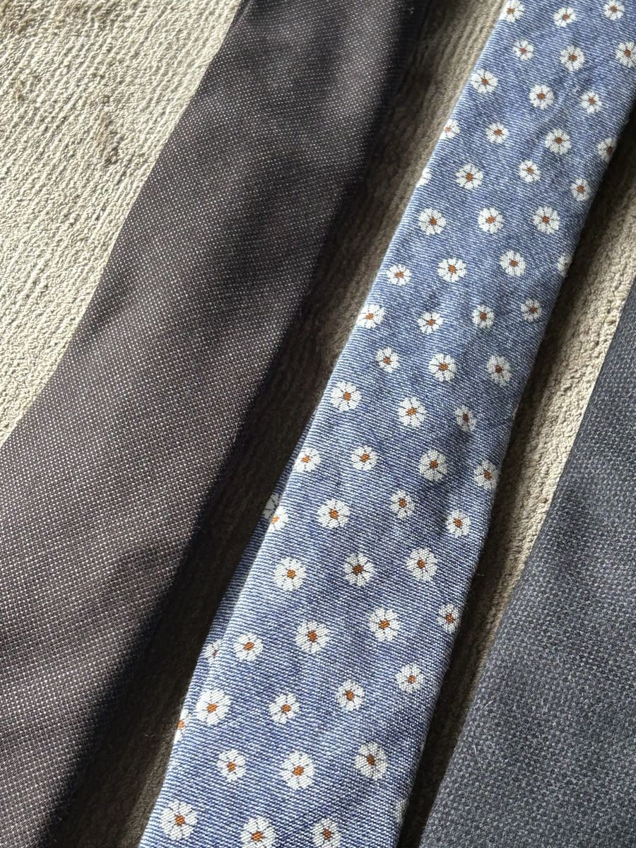 Hugo Boss Cravatte: Lot aus 5 Krawatten BOSS/Windsor – Usato da Bolligen venduto da Atelier17.design 1