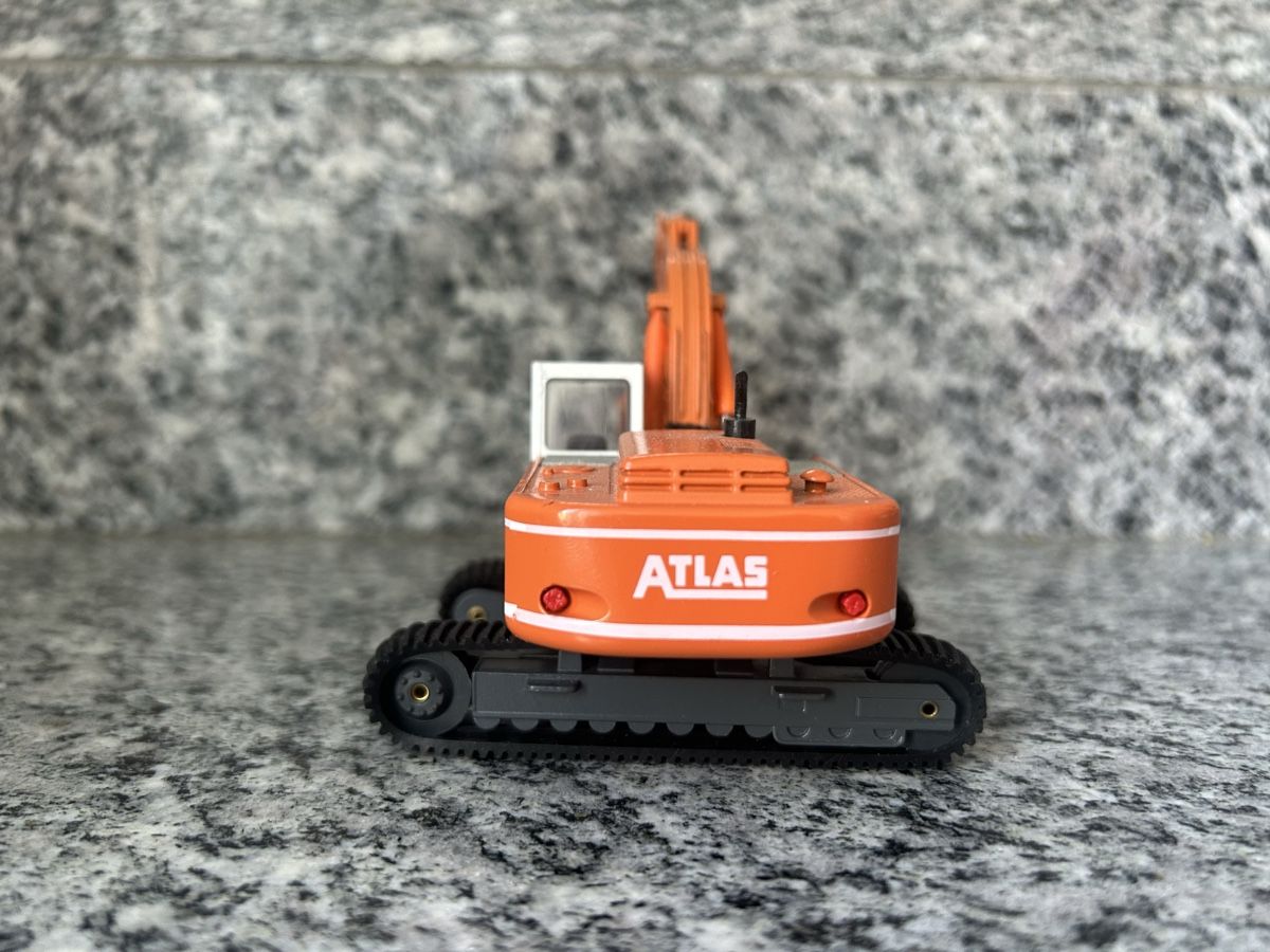 Conrad Modellbausätze & Standmodelle: Atlas 1704LC , 1:50, Conrad – Gebraucht aus Horw von Tigercat635 1