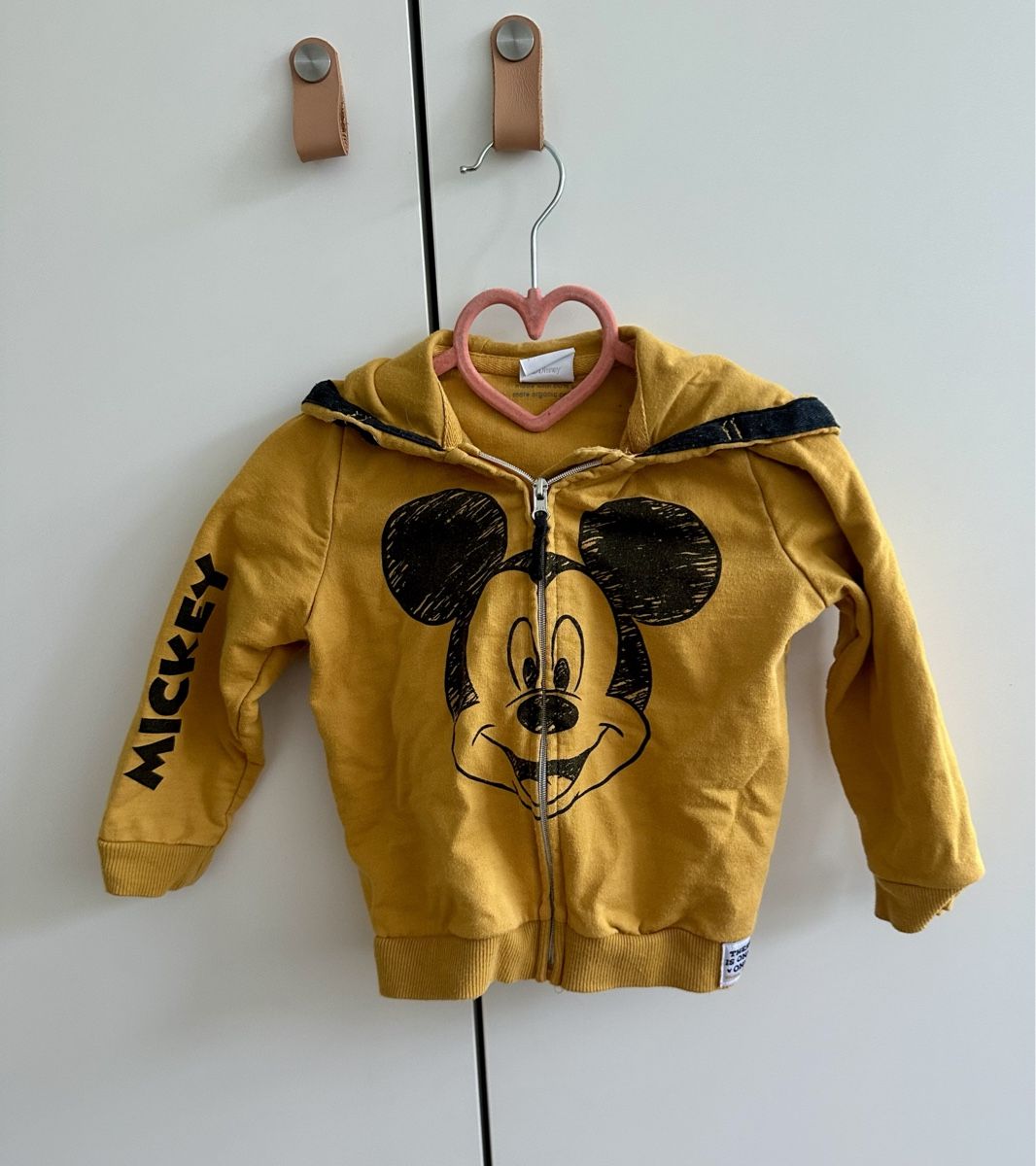 Maglioni & Felpe: Hoodie Disney – Usato da Dürrenroth venduto da tvy_bh56