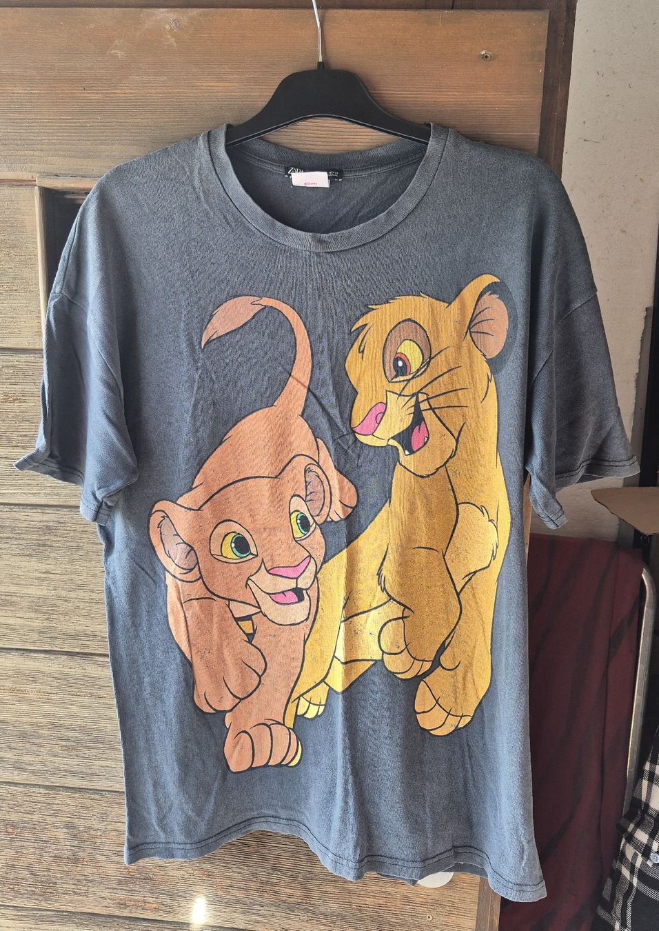 T-shirt: T-Shirt – Nuovo (secondo la descrizione) da Wislikofen venduto da Ana.Gomes 1