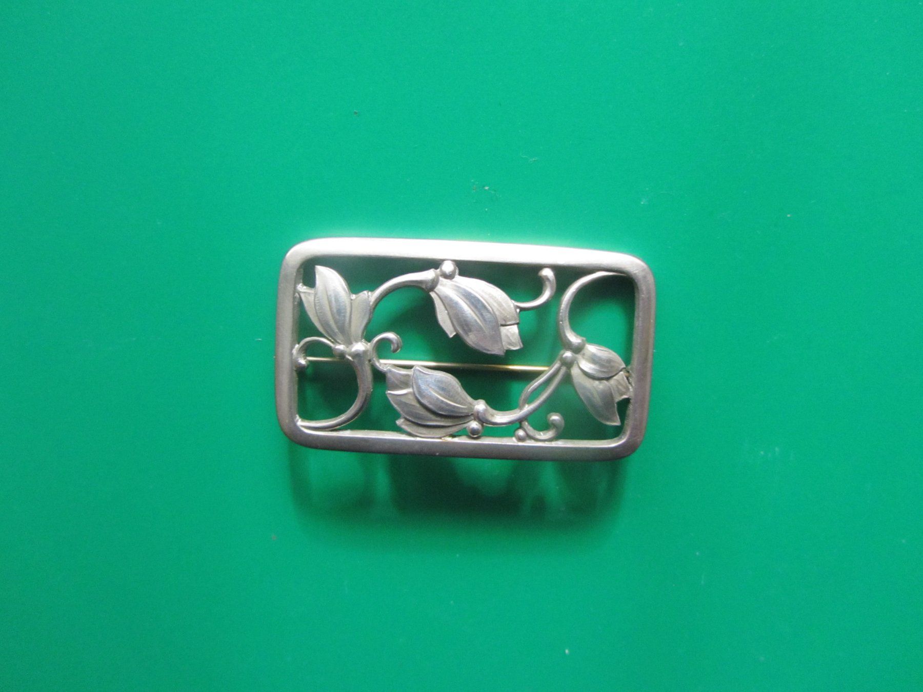 Jensen Broschen & Nadeln: Jugendstil Broche-G.Jensen und Wendel-Silber – Gebraucht aus Luzern von Lucernauno