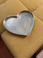 Plat en forme de coeur argenté style antique