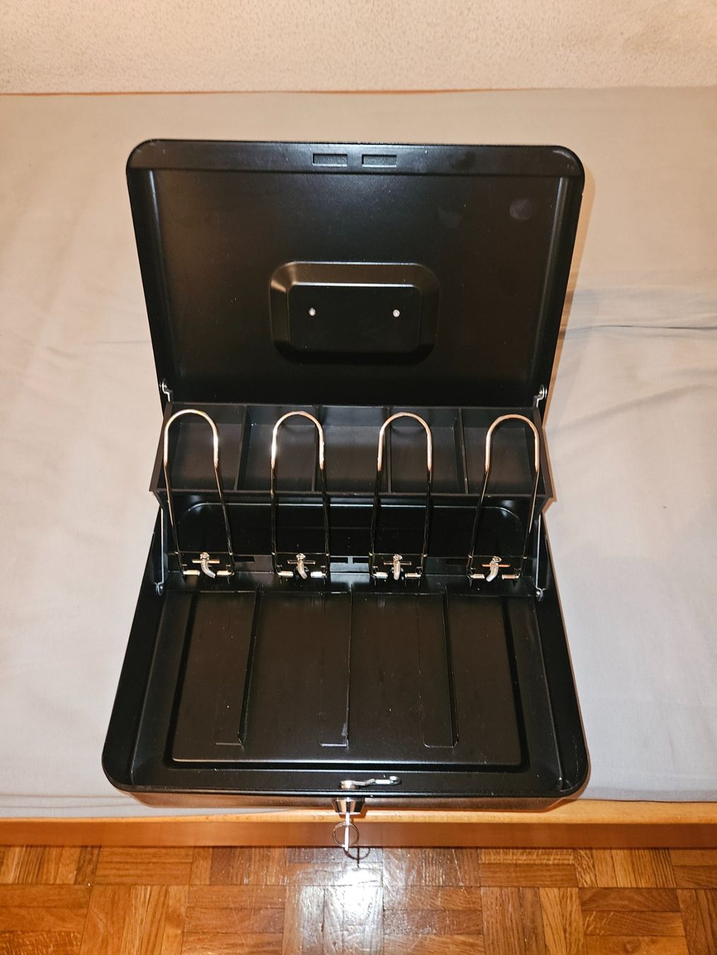 Registratore di cassa: KLEINE SCHWARZE KASSENSCHUBLADE – Usato da Basel venduto da FirstClass4000 1