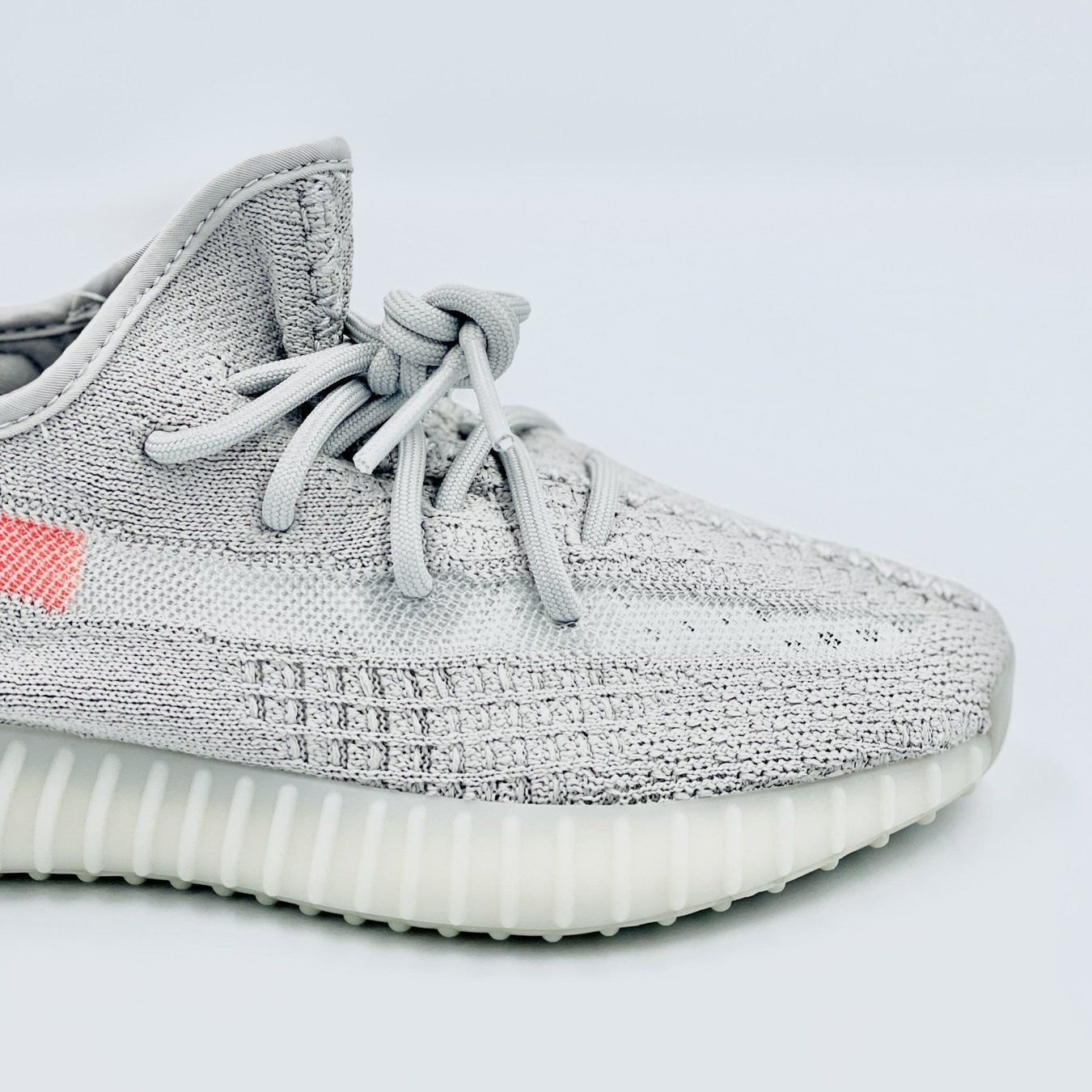 Adidas Damenschuhe: Adidas Yeezy 350 V2 Tail Light EU 38 – Neu und originalverpackt aus Erlinsbach von sasneakers 1