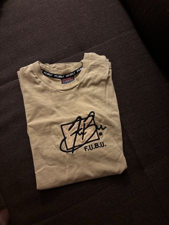 T-shirt FUBU taille XS