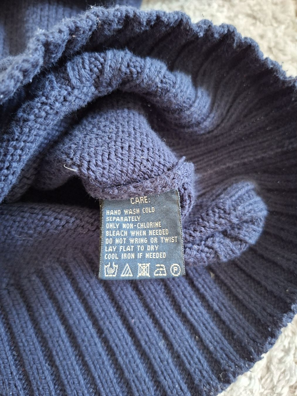 Ralph Lauren Maglioni & Felpe: Pull col V Ralph Lauren bleu marine taille S – Usato da Renens VD venduto da ser_j2fn 4