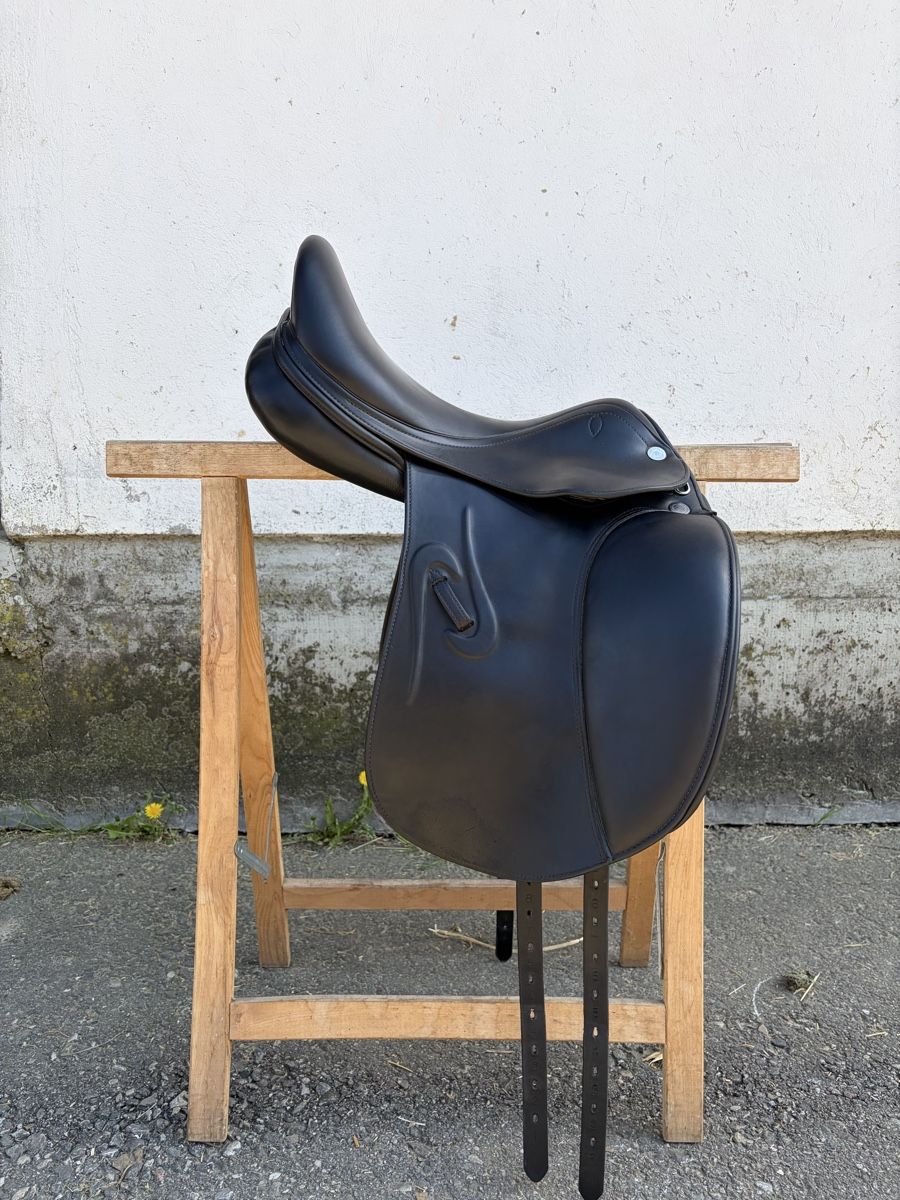 Sattel & Sattelzubehör: Dressursattel Prestige Venus – Gebraucht aus Bottmingen von chl_87yv