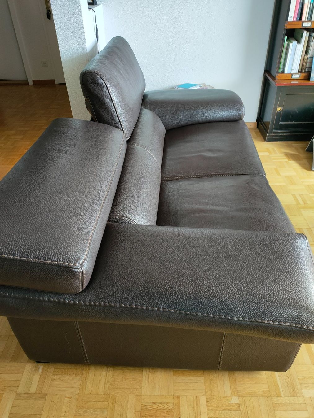 Roche Bobois Sofas: Canapé en cuir Roche Bobois – Gebraucht aus Biel/Bienne von gab_w9f9 1