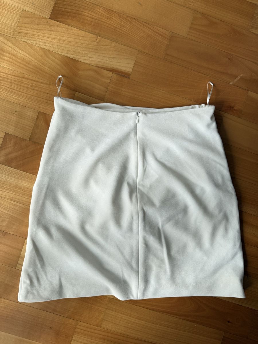 Zara Gonne: Weisser Rock von Zara, Grösse M – Nuovo (secondo la descrizione) da Lachen SZ venduto da ali_5xw5 2