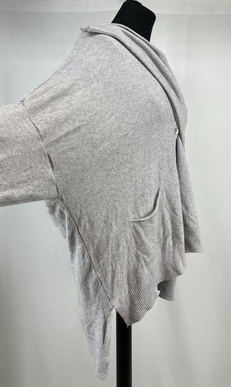 Gilet & Giacche senza maniche: Cardigan gris – Usato da Lausanne venduto da PlusValue_Lausanne 5