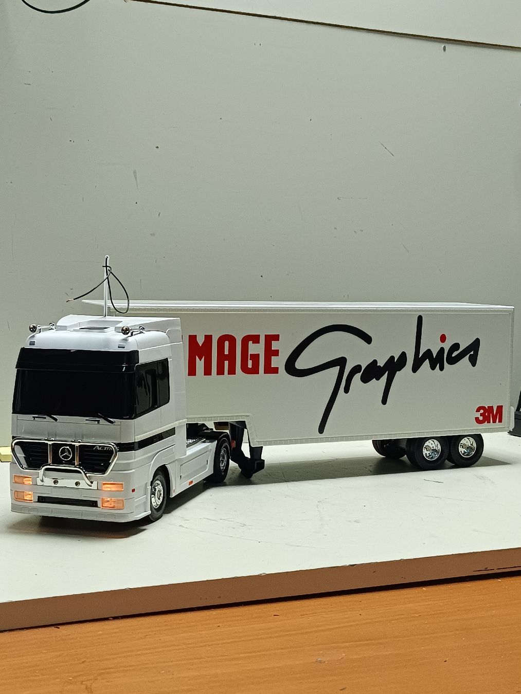 Modellismo RC: Mercedes Actros RC Model(em336) – Usato da Künten venduto da Schnaepplihuus 1
