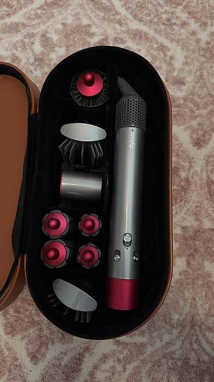 Sèche-cheveux: Dyson Airwrap Complete Styler  Top Zustand – D'occasion à Zug par sde_y6z9 1