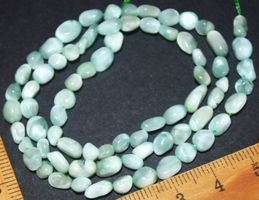 Stein Perlen Strang L-4900– Grüne Angelit Nuggets 4x6mm 39,5