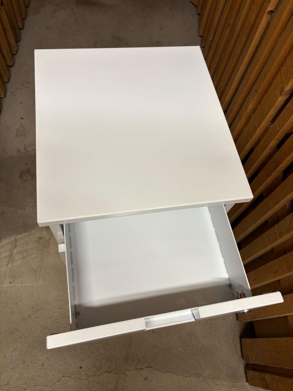 Banconi: Weisser Rollcontainer – Usato da Möhlin venduto da Francisc0 2