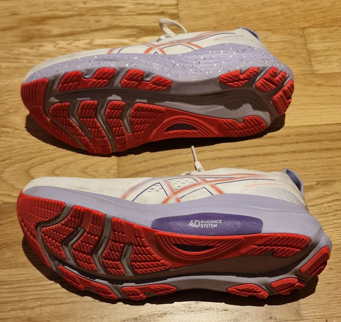 Asics Damenschuhe: Asics Laufschuh – Gebraucht aus Gwatt (Thun) von 1gi_9vlk 2
