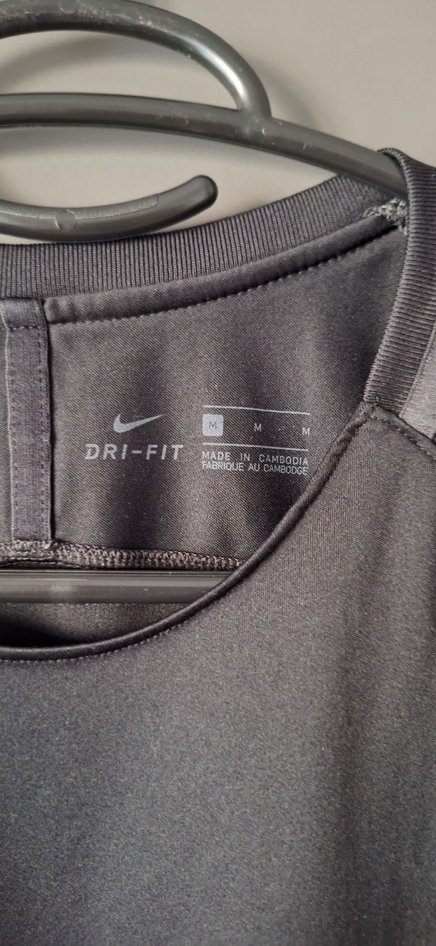 Nike T-shirt: Nike Sportshirt – Usato da Luzern venduto da annina.staehli 1