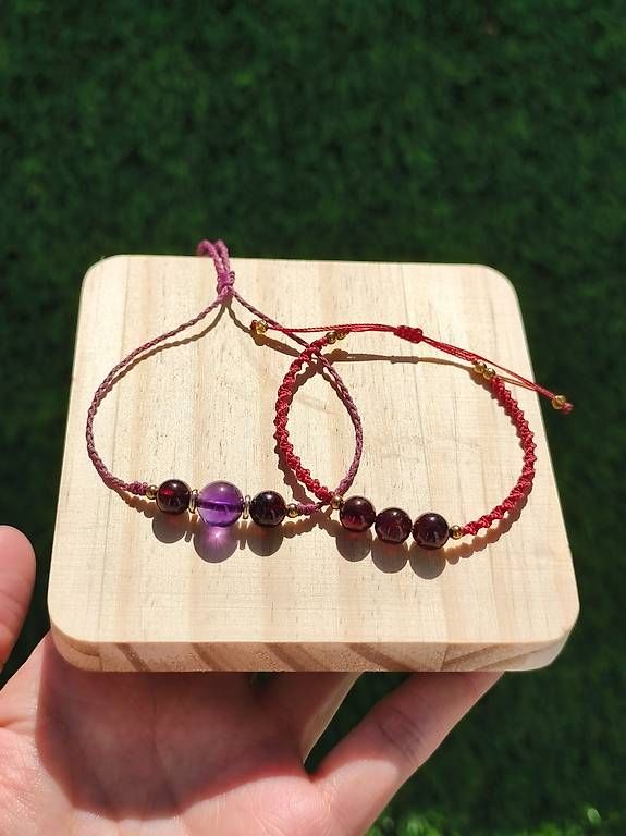 Bracelets: Bracelet fait main en améthyste et Grenat  – D'occasion à Ursy par tan_8qdl