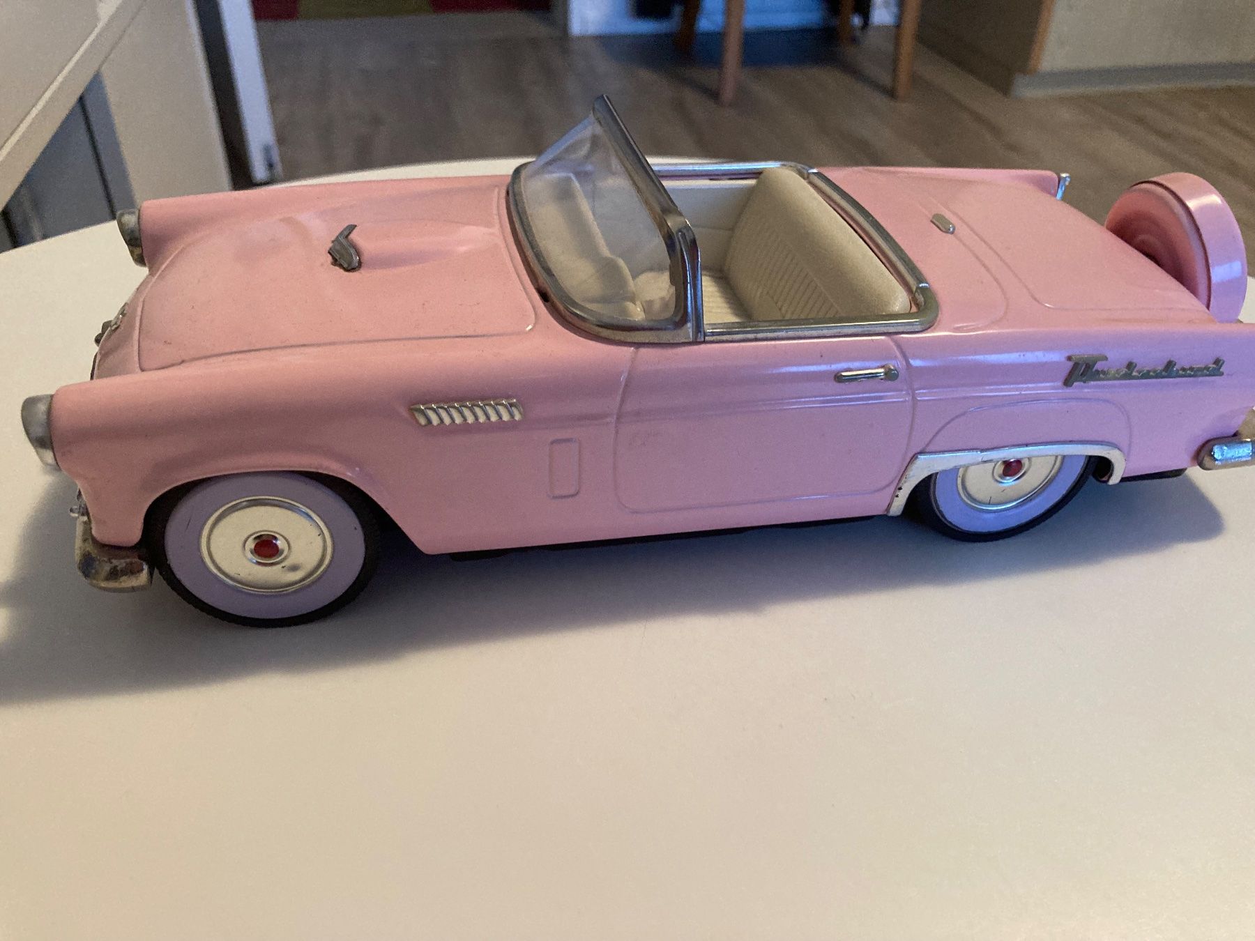 Ford Voitures modèles: Modellauto Thunderbird 1956 – D'occasion à Fehraltorf par mayalotto