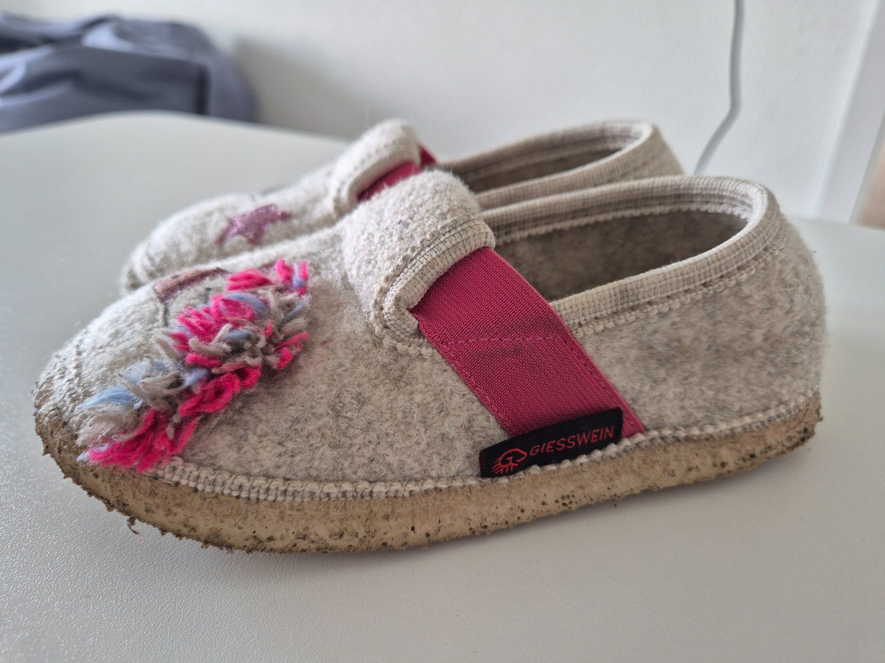 Scarpe per ragazzi: Giesswein Hausschuhe – Usato da Utzigen venduto da pla_2nkd 1