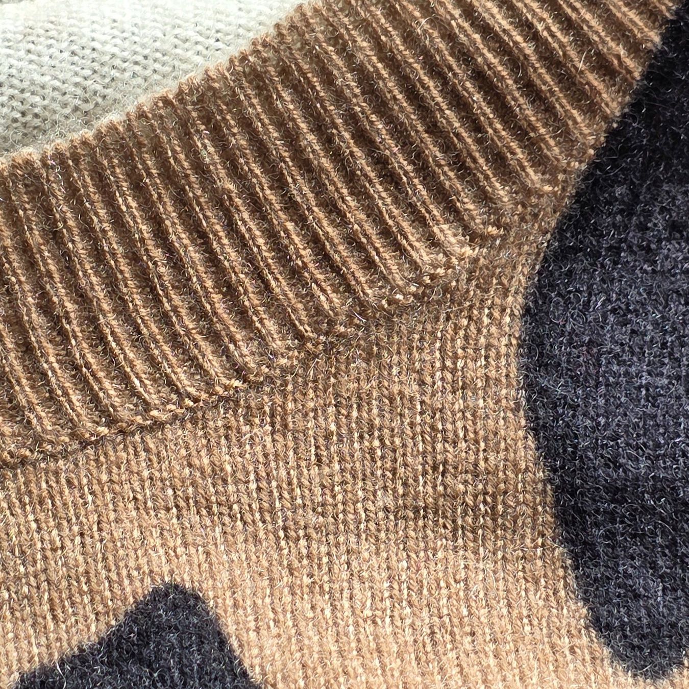 Maglioni & Felpe: 🐸 ESTÈME - EDLER 100% KASCHMIR PULLOVER NEU – Nuovo (secondo la descrizione) da Môtier (Vully) venduto da Frogs 8