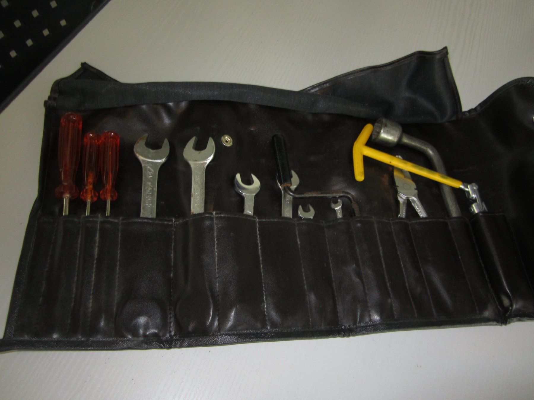 Ferrari Alle Autoersatzteile: Ferrari Dino 246 Werkzeug  Toolkit – Gebraucht aus Dietikon von exclusive-cars-ag 4