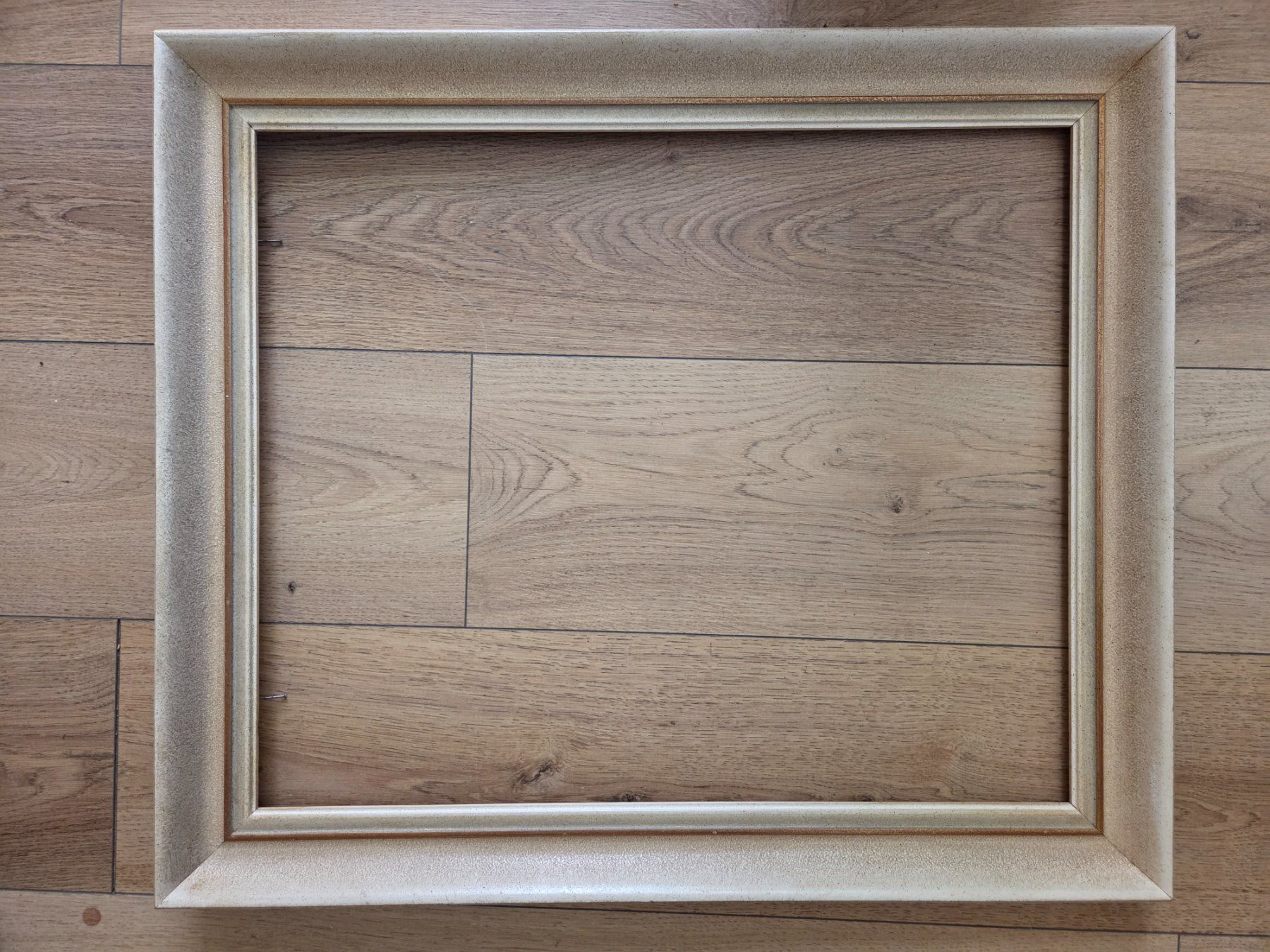 Dipinti: cadre moderne gris et or 55x46 cm – Usato da Lausanne venduto da leneko