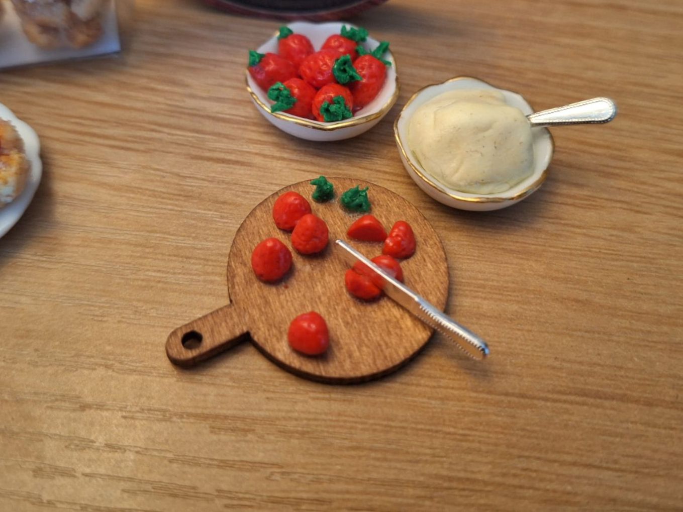Case e mobili per bambole: Handmade Erdbeertörtchen Set – Nuovo (secondo la descrizione) da Zürich venduto da HandmadeTinyFood 5