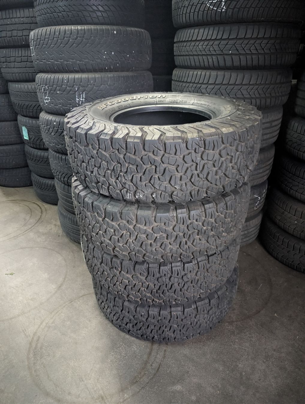 Pneumatici & Ruote complete: 265/75/16 Reifen  – Usato da Dürrenäsch venduto da Pneu-Idris