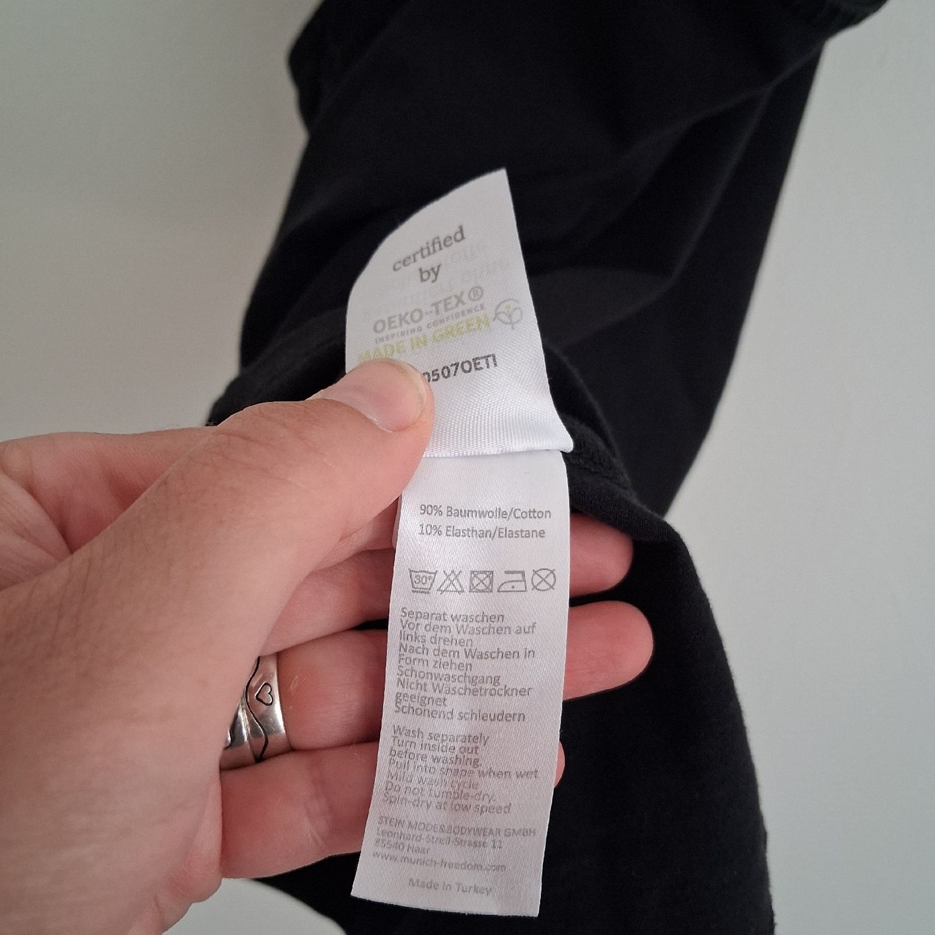 Top: Munich Freedom Black Lace Top Size M – Nuovo (secondo la descrizione) da Wil SG venduto da tre_g2l7 5