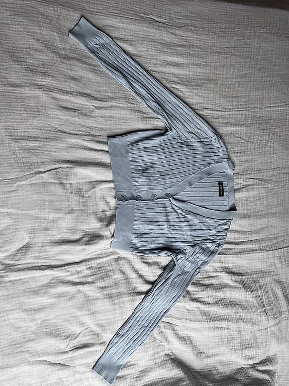 Kleiderpakete: Hellblaue Strickjacken Sett – Gebraucht aus Bleienbach von Chi_Cari 2