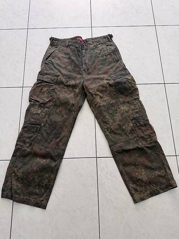 Pantaloni: Supreme Military Cargo – Usato da Urtenen-Schönbühl venduto da nino.cio