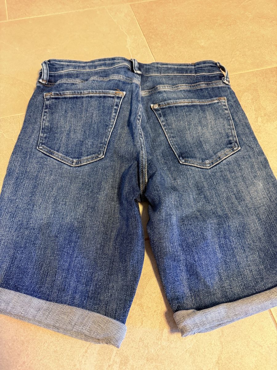 H&M Jeans: H & M Jeans Shorts Gr. 30 (oder ca. 170) – Usato da Brüttisellen venduto da Ayersa 3