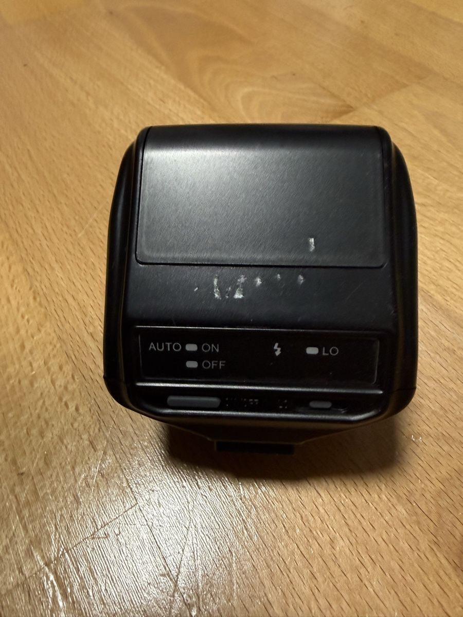 Minolta Flash: Minolta Program 3200i Blitzgerät – Usato da Horn venduto da meloenel 2