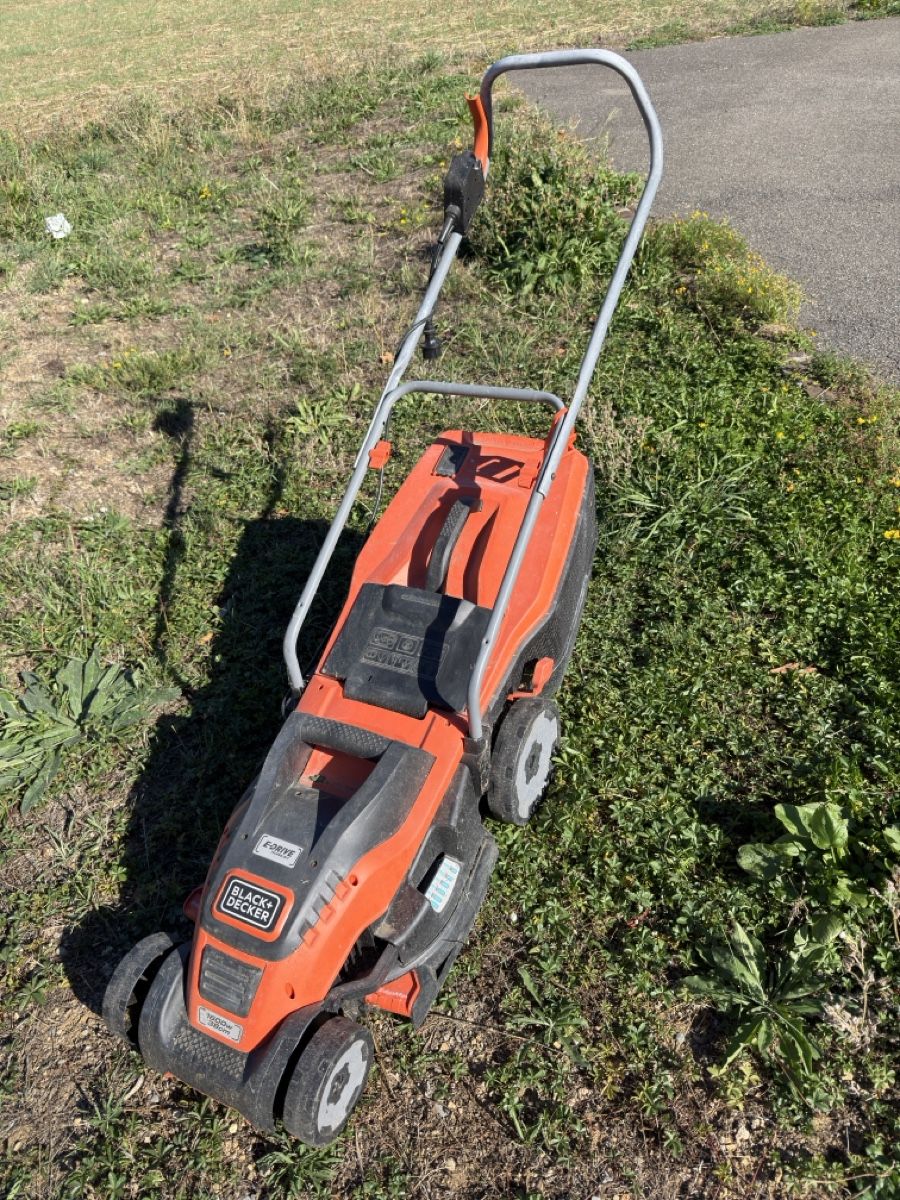 Tagliaerba: Rasenmäher / Elektrorasenmäher / Black&Decker – Usato da Itingen venduto da Habano1492