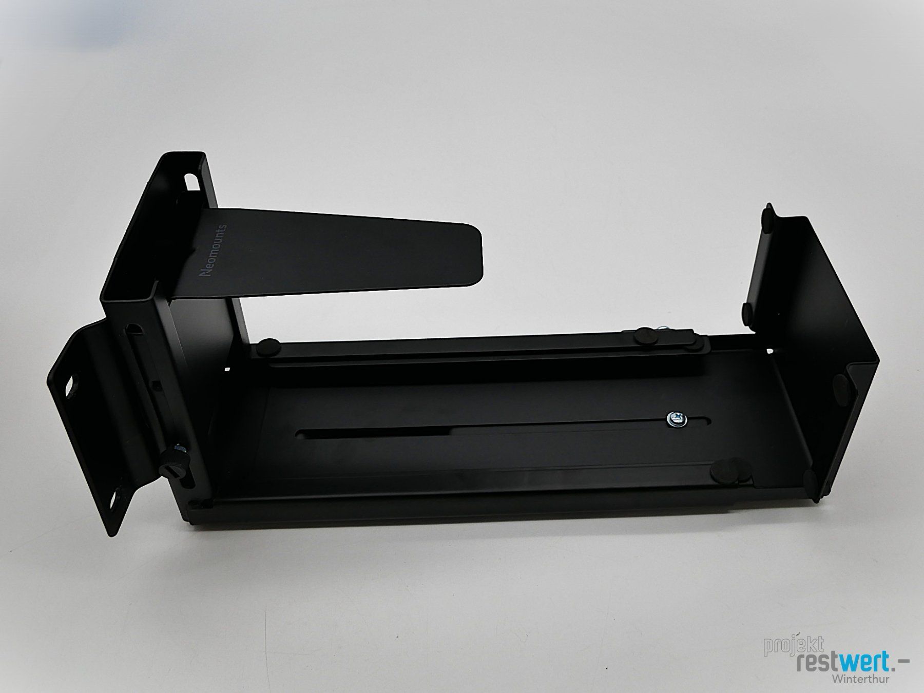 Wandhalterungen: NEOMOUNTS PC-Halterung NM-CPU100BLACK – Gebraucht aus Winterthur von Restwert_Winterthur 2