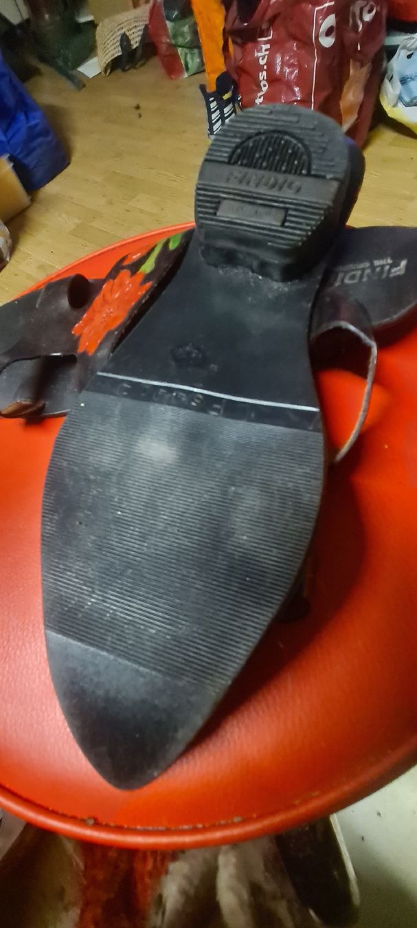 Damenschuhe: Sandalen – Gebraucht aus Bellerive VD von Hermes5 2