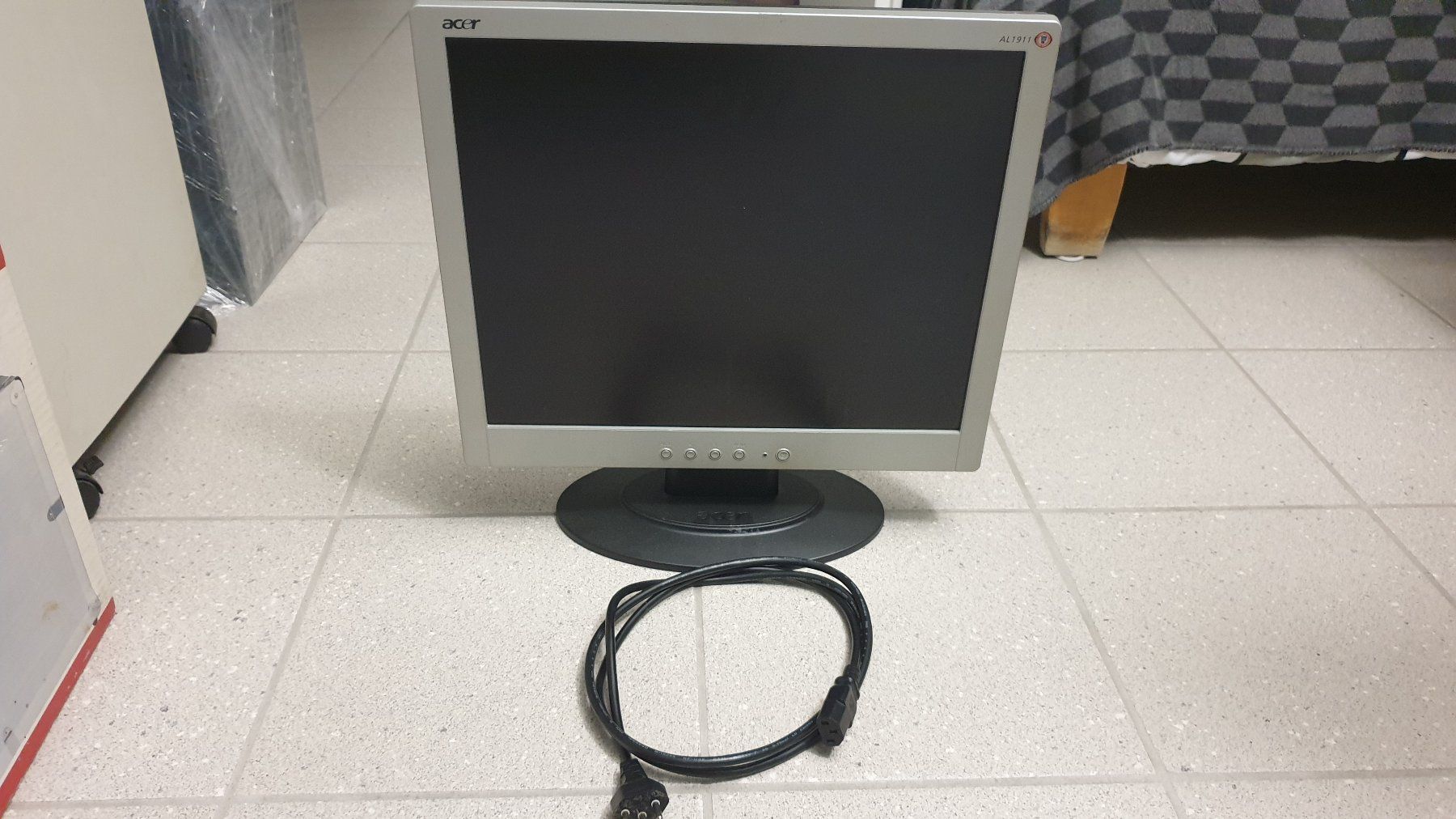 Acer Ecrans: ACER 19" TFT Bildschirm AL1911 – D'occasion à Stäfa par Supertramp73