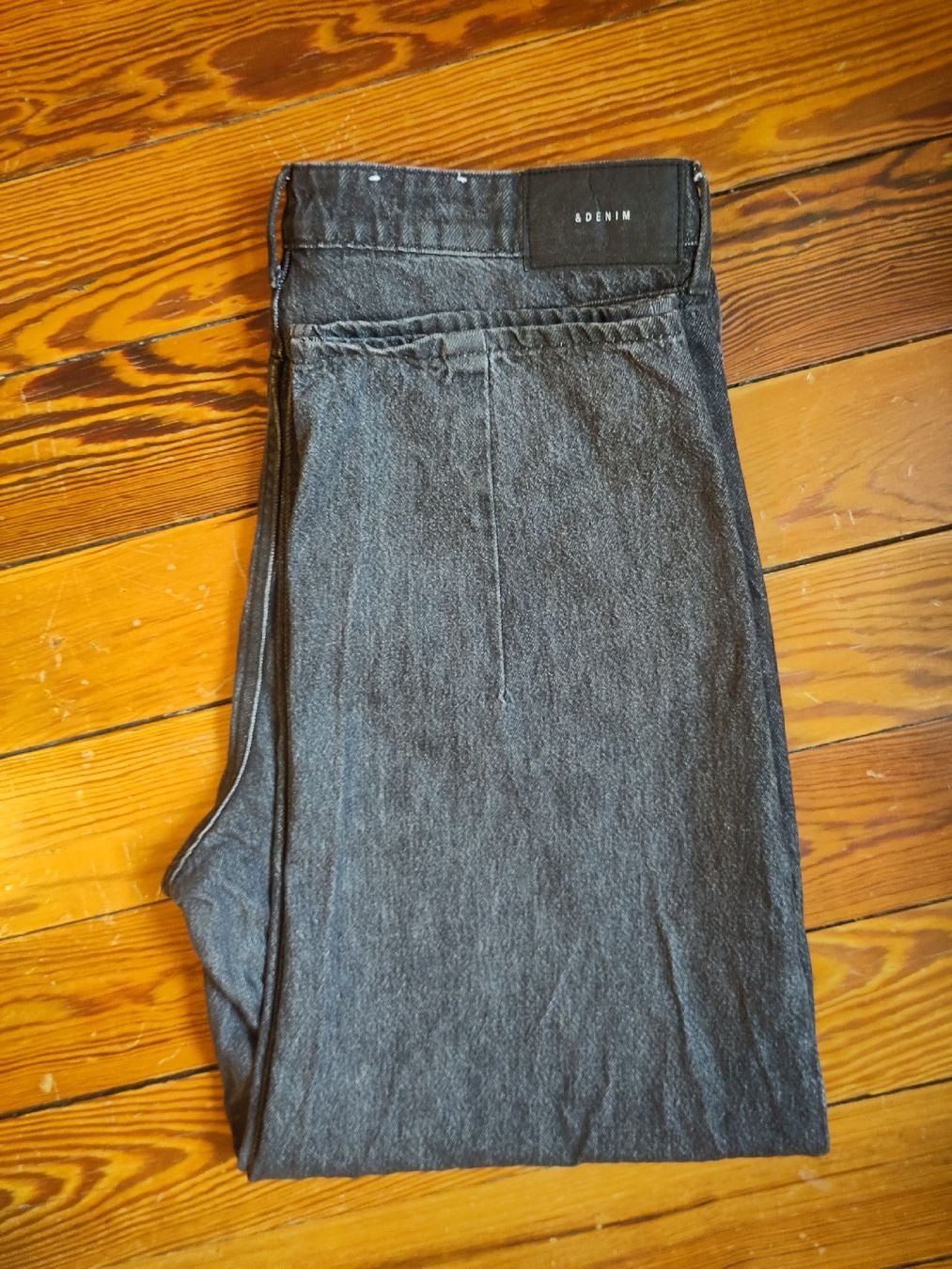 Jeans: Jeans grigio chiaro barrel – D'occasion à Lugano par mar_9qk5 1
