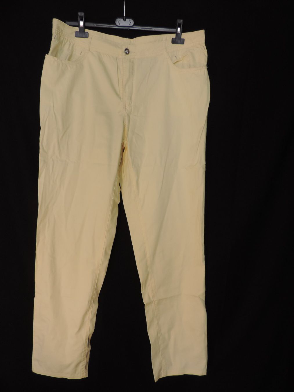 Pantaloni: pantalon jaune pale – Usato da Genève venduto da Axelle333 3