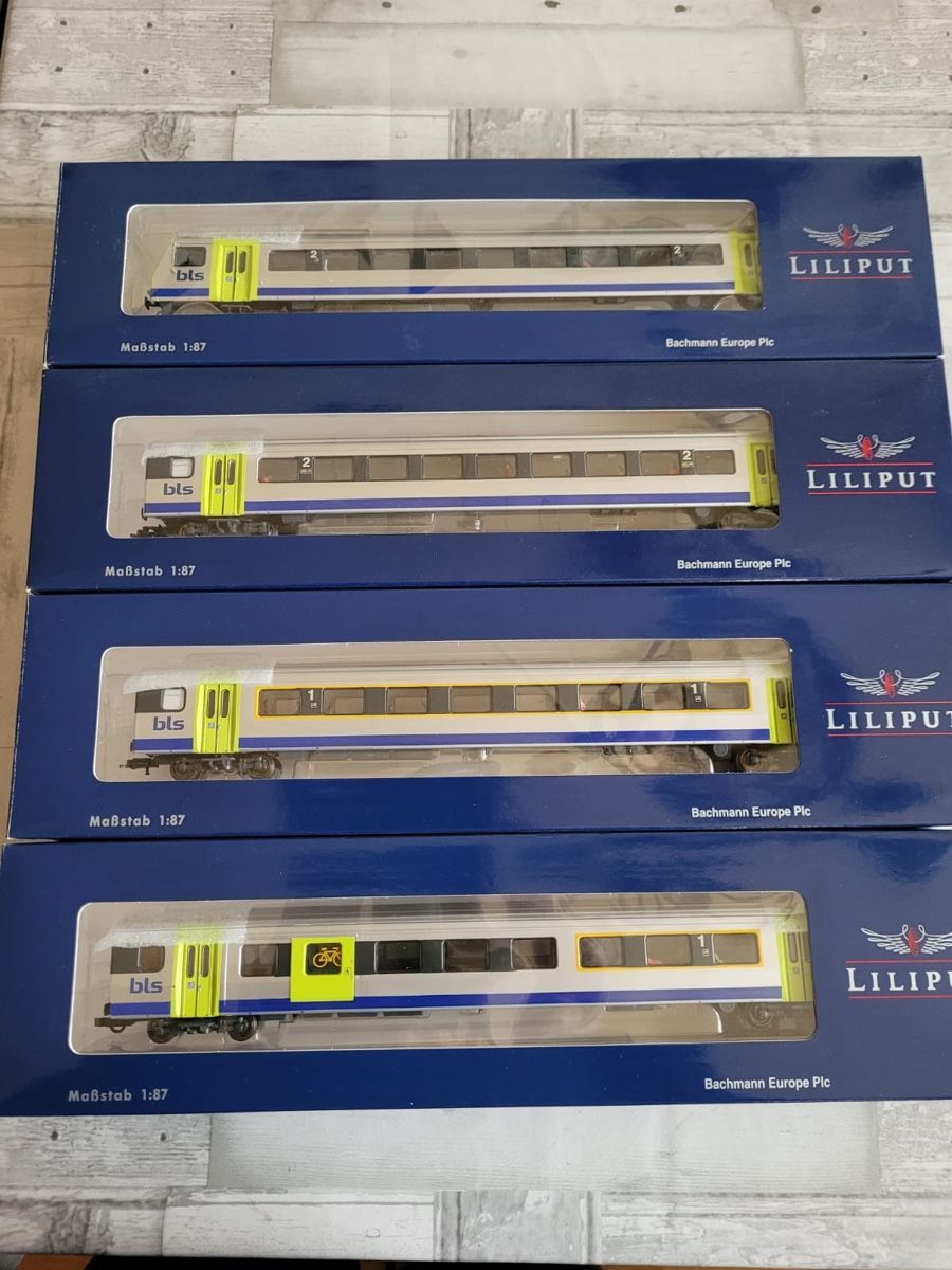 Liliput Modellini di ferrovie: Liliput Wagenset Nina BLS – Usato da Steffisburg venduto da susello