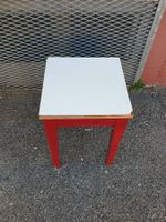 Tabouret rouge et blanc vintage